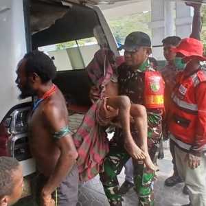 Aparat Gabungan Gercep Evakuasi Korban Penembakan KKB di Puncak Jaya