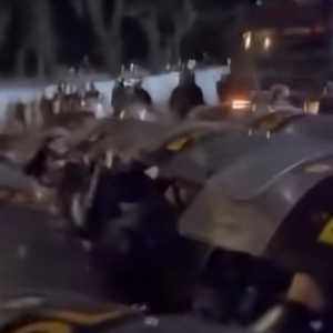 Kantor Gubernur Kaltim Rudy Masud Masih Didemo hingga Malam