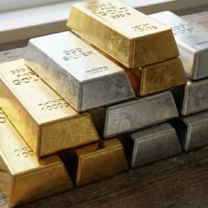 Harga Emas Dunia Terkoreksi Saat Ultimatum Trump Dekati Tenggat