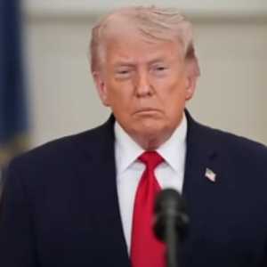 Trump Digugat Dua Lusin Negara Bagian Terkait Pemilu