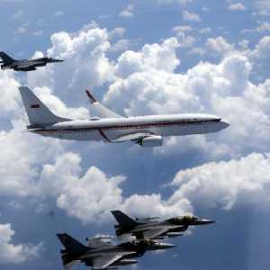 Momen Pesawat Prabowo Dikawal Empat F-16 dan Dua T50 Golden Eagle