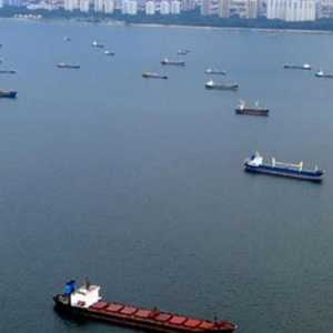 Strategi Memutus Rantai “Feederism” di Selat Malaka