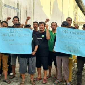 Pekerja Penggilingan Padi di Tangerang Surati DPR Gegara Dirumahkan