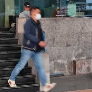 KPK Harus Jemput Paksa Bos Rokok HS M Suryo