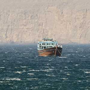 Iran Kembali Tutup Selat Hormuz Buntut Blokade AS