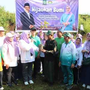 Perempuan Bangsa Gelar Aksi Nyata Tanam Pohon untuk Jaga Lingkungan