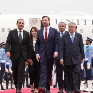 Wapres AS Tatap Muka Langsung dengan Delegasi Iran di Islamabad