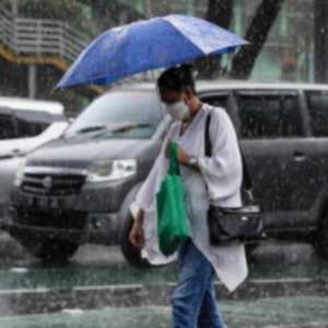 Jakarta Berpotensi Hujan, Jangan Lupa Sedia Payung