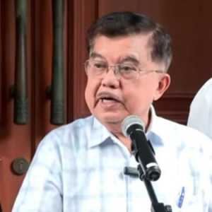 JK: Saya Kenal Roy Suryo, Tapi Tak Pernah Danai Isu Ijazah Jokowi