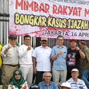 Aktivis dan Purnawirawan TNI Gelar Aksi di DPR soal Kasus Ijazah Jokowi