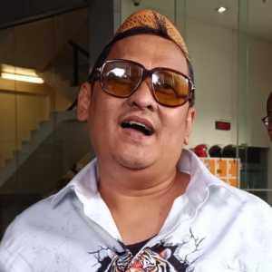 Haji Her Dicecar KPK Soal Pengurusan Cukai Rokok