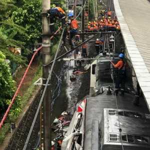 Tiga Korban yang Terjebak di Kereta Masih Hidup dan Berkomunikasi
