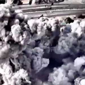 Labirin Informasi pada Perang Simbolik