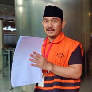 Bupati Bekasi Ade Kuswara Kunang dan Ayahnya Segera Jalani Sidang