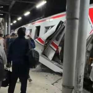 KA Jarak Jauh Tabrakan Dengan KRL di Bekasi Timur