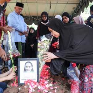 Pemkot Jaktim Fasilitasi Pemakaman Korban Tabrakan Kereta Bekasi