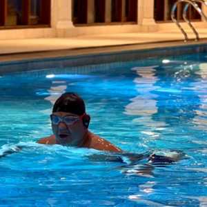 Teddy Ungkap Rutinitas Prabowo, Berenang Tiap Pagi Jaga Stamina