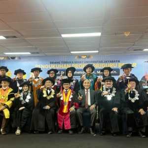 Dipimpin Ketum Peradi Profesional, Yuhelson Dikukuhkan Sebagai Guru Besar