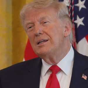 Trump Kembali Kecam NATO, Tegaskan AS Tak Butuh Bantuan di Selat Hormuz