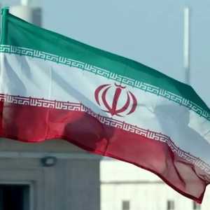 Klaim Iran dan Teori Bulan Sabit Syiah