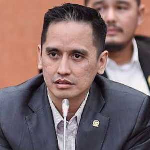 Legislator Golkar Desak Dirut KAI Mundur