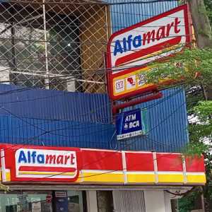 Mengenal Layar Digi, Tren Bioskop Mini Alfamart yang Sedang Viral