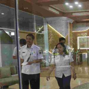 Gaji PNS Naik Antara Manjakan Birokrasi dan Pekerja Informal yang Terhimpit