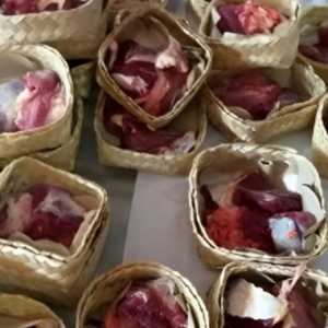 Daging Kurban Dianjurkan Dibagikan dengan Wadah Ramah Lingkungan
