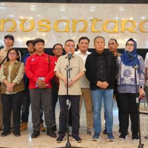 DPR Buka Potensi Ubah Status Mitra Ojol dan Potongan Dipangkas Jadi 8 Persen