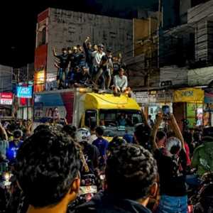 Ribuan Bobotoh Turun ke Jalan Rayakan Kemenangan Persib Atas Persija