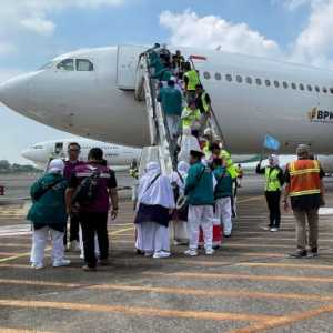 Adi Soemarmo Masuk Tiga Besar Embarkasi Haji Tersibuk
