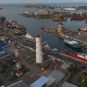Jawa Tengah: Magnet Industri yang Butuh Pelabuhan