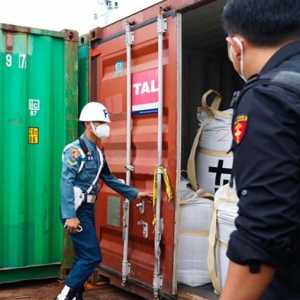 TNI dan Kejagung Amankan Kapal Pengangkut Mineral Radioaktif di Batam