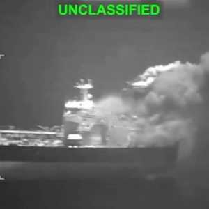 AS Tembak 2 Kapal Tanker Iran di Teluk Oman