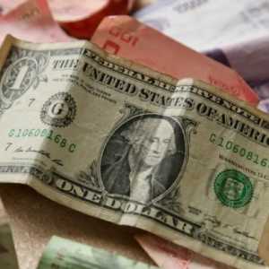 Besok, Rupiah Diramal Tembus Rp18.000 per Dolar AS