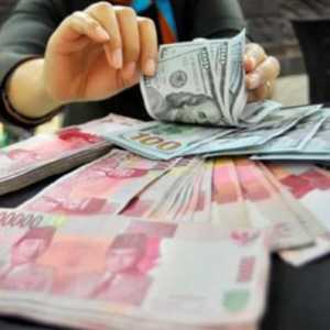 Pakar: Pelemahan Rupiah Bukan Cuma Masalah Teknis Ekonomi