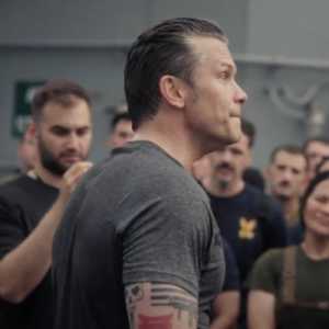 Hegseth Minta Pasukan AS Tetap Siaga untuk Perang Timur Tengah