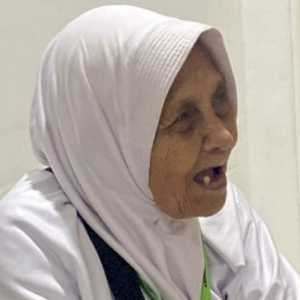Mak Ramlah Semangat Naik Haji di Usia 101 Tahun