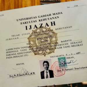 Kasus Tak Kunjung Selesai, Orang Semakin Yakin Ijazah Jokowi Palsu