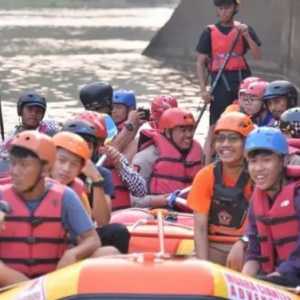Lomba Dayung Promosikan Destinasi Wisata BKT