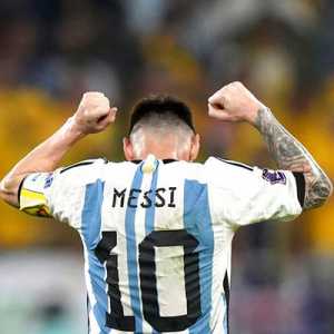 Sejarah Baru! Hattrick Perdana Messi Bawa Argentina Libas Aljazair dan Samai Rekor Klose