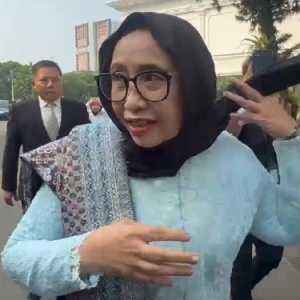 Nanik Masih Cengengesan saat Tiga Rekannya Masuk Bui