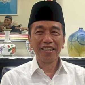Bakal Turun Gunung Bareng PSI, Jokowi Dinilai Sulit Lepas dari Bayang-bayang Kekuasaan