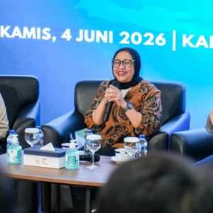 Tampil Perdana, Nanik Deyang Pamer Latar Belakang Biologi dan Kenalkan Dua Wakil Kepala BGN Baru