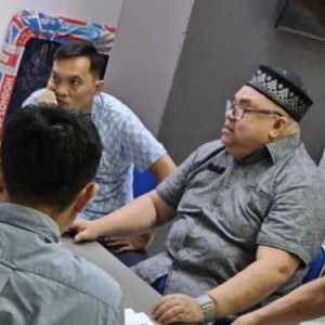 Razman Nginep di Hotel Prodeo, Hotman Langsung Mode Bahagia