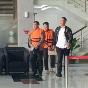 Silmy Karim Resmi Pakai Rompi Oranye Tahanan KPK Bersama 7 Anak Buahnya