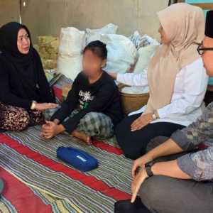Sambangi Keluarga Korban Gantung Diri, Gus Fahim Tawari Putri Almarhumah Pendidikan Gratis