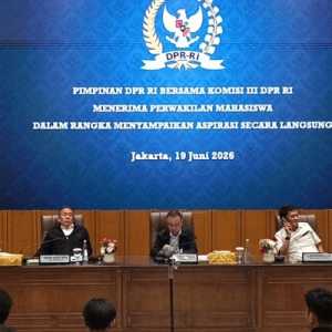 Pimpinan DPR Gelar Audiensi Tertutup Dengan Perwakilan Mahasiswa Usai Demo