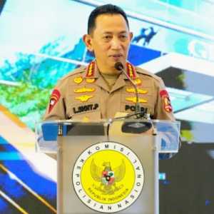 Kapolri Mutasi Kapolres Jakbar hingga Dirpamobvit