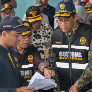 Purbaya Siapkan Sanksi bagi Importir Buntut Kontainer Menumpuk